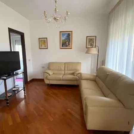 Isoletta 92100 Guest house *